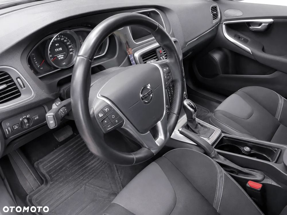 Volvo V40 D3 Drive-E Momentum - 8