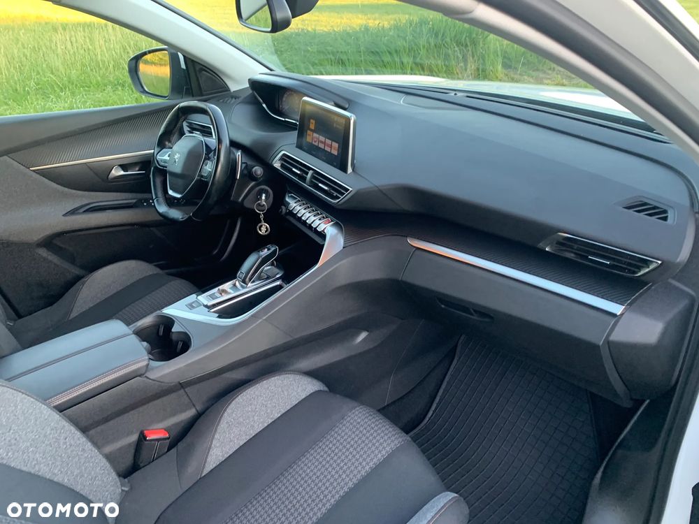 Peugeot 3008 1.5 BlueHDi Road Trip S&S EAT8 - 25