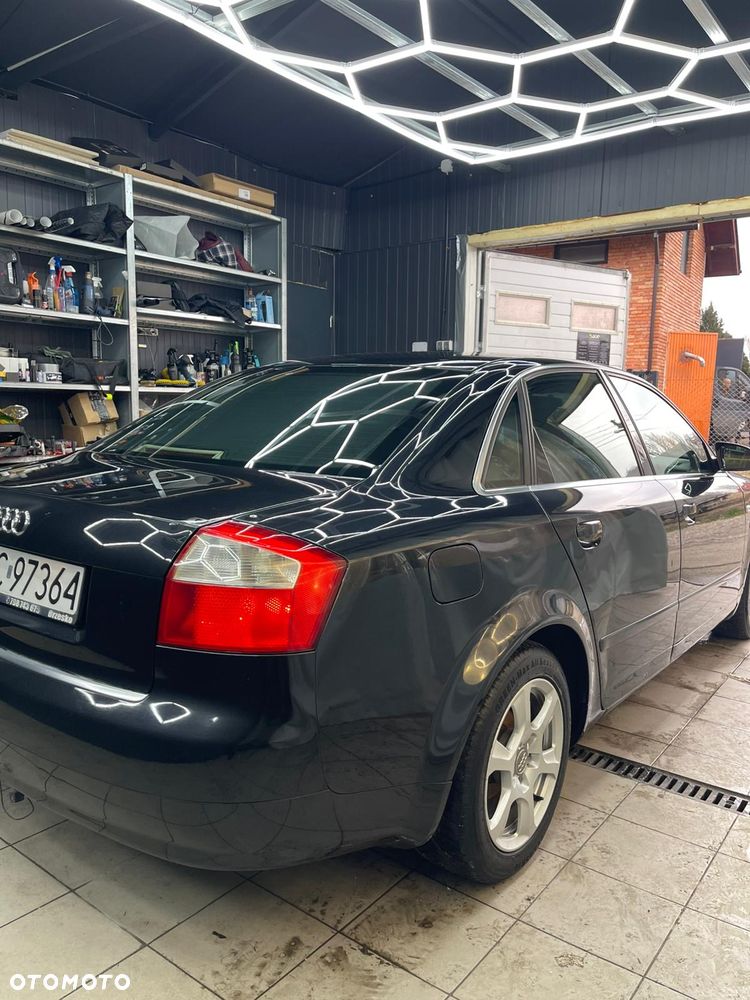 Audi A4 Limousine - 8