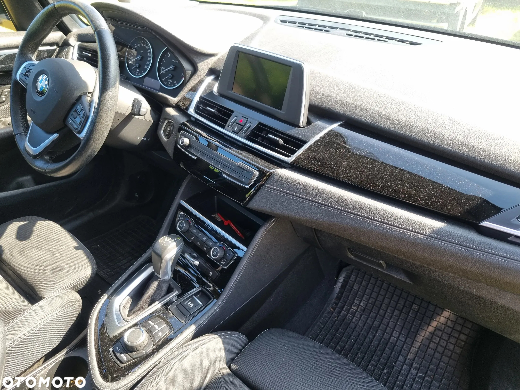 BMW Seria 2 220i Active Tourer Sport Line - 17
