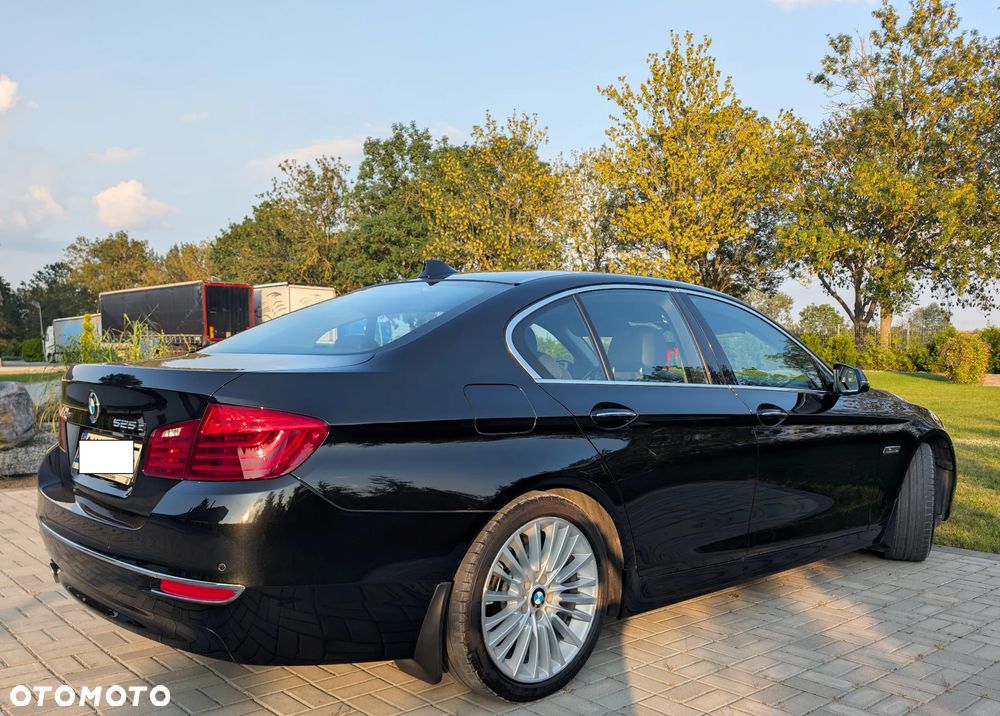 BMW Seria 5 525d xDrive Luxury Line - 11