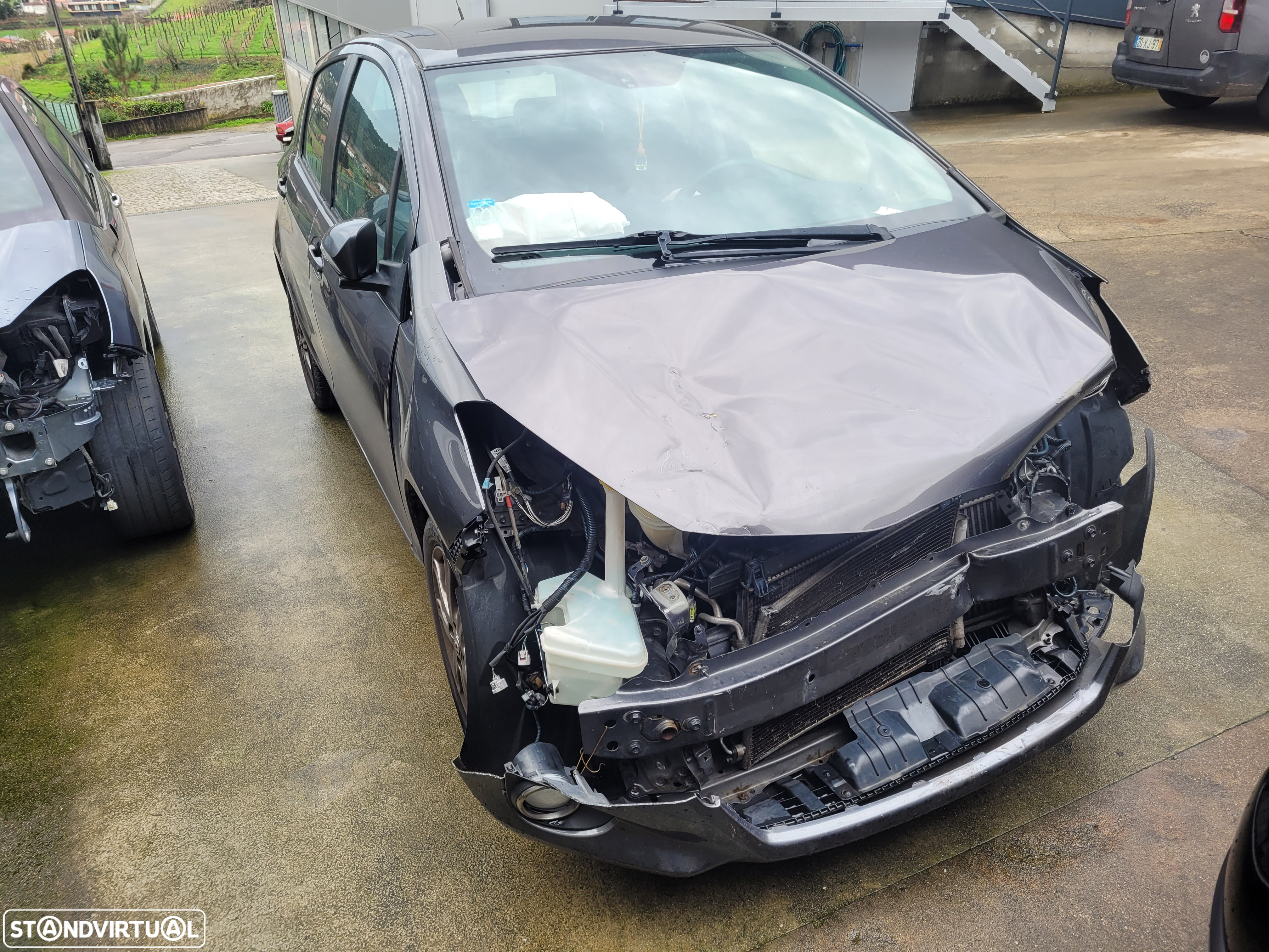 Toyota Yaris 2013 para peças - 2