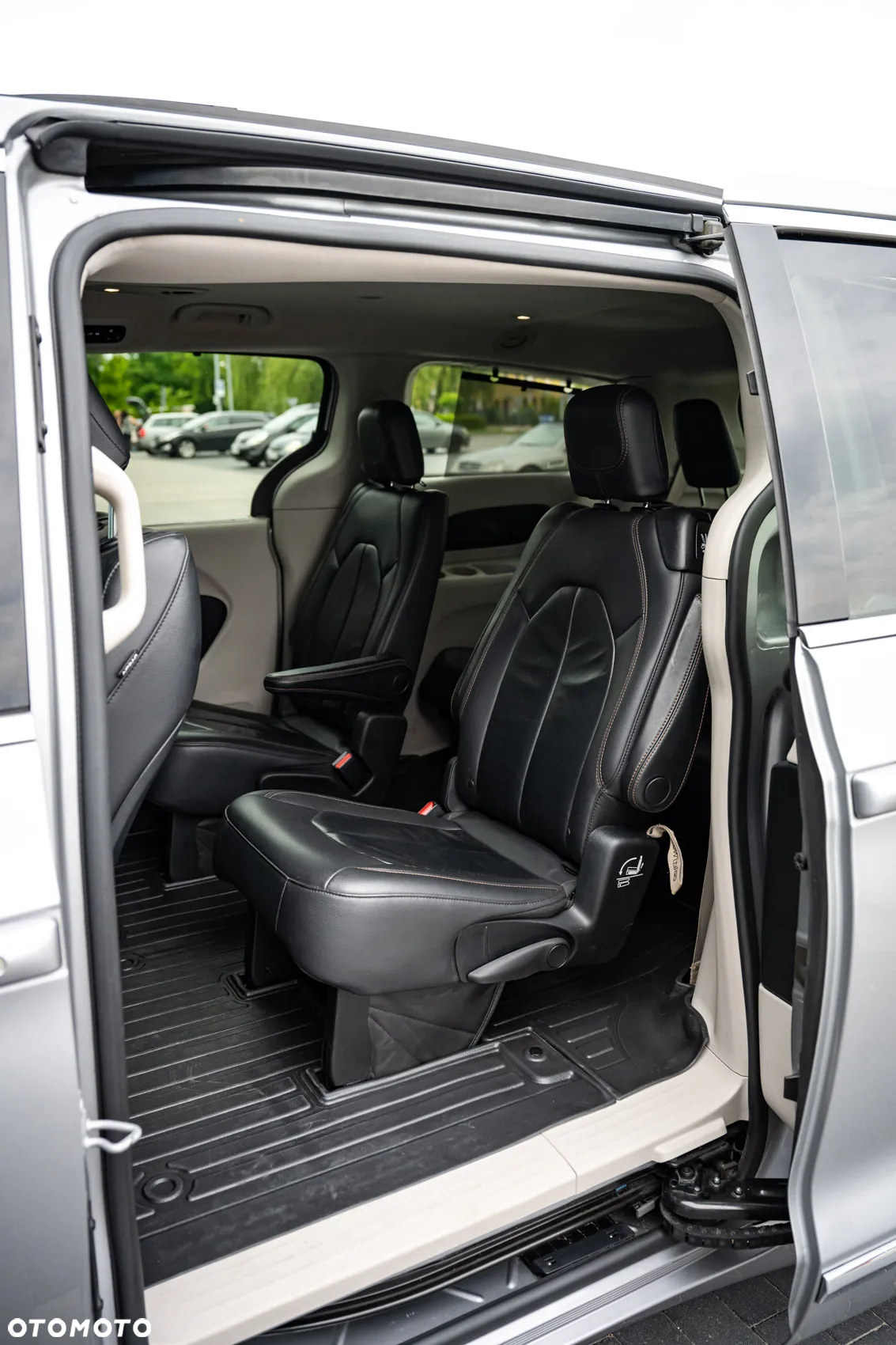 Chrysler Pacifica - 23