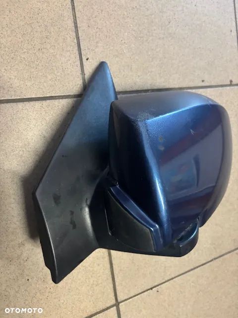 LUSTERKO LEWE KIA CARENS II 5 PIN - 2