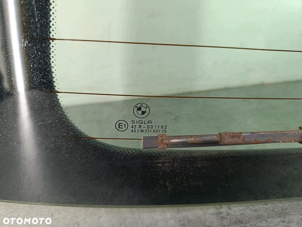 SZYBA KLAPY BAGAZNIKA BMW 5 E39  KOMBI - 4