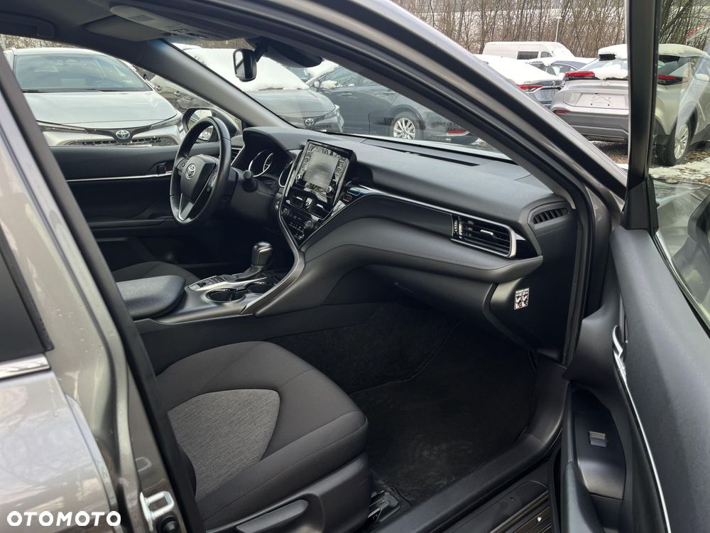 Toyota Camry 2.5 Hybrid Comfort CVT - 23