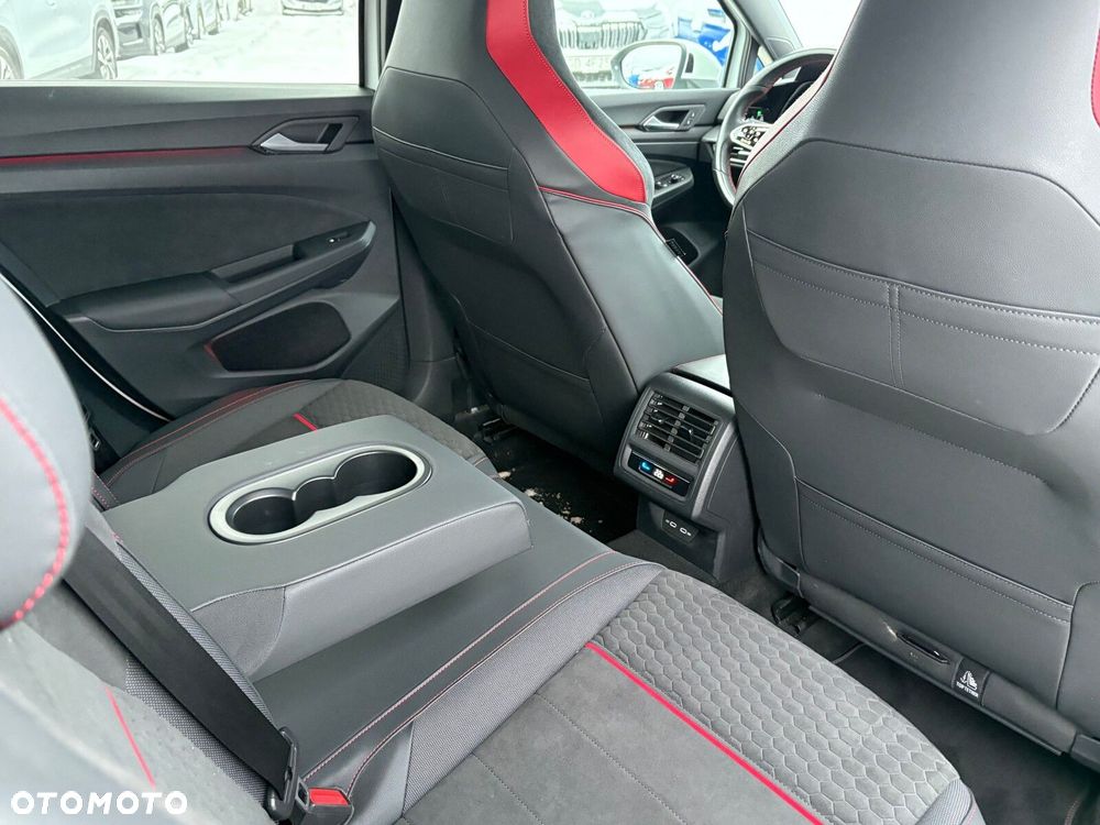 Volkswagen Golf - 17