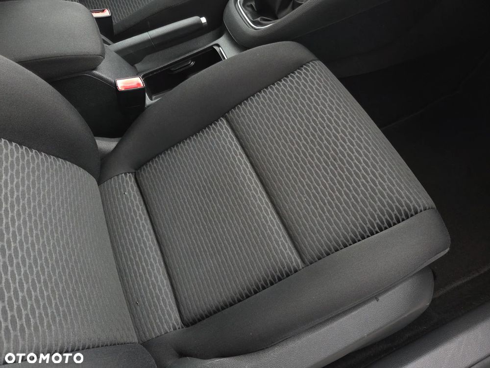 Volkswagen Golf 1.6 Team - 13