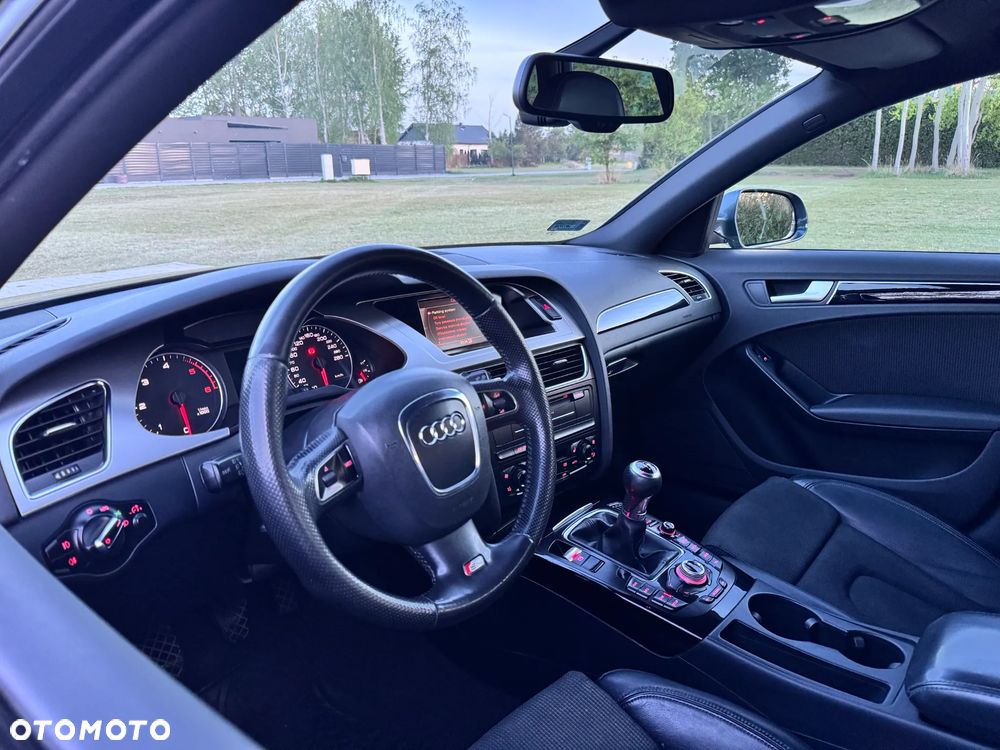 Audi A4 Avant 2.0 TDI - 26