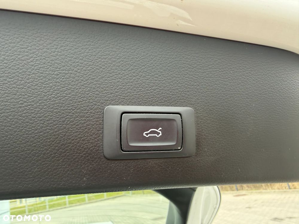 Audi A6 Avant 2.0 TDI Ultra S tronic - 14