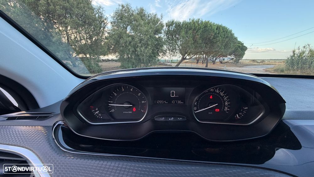 Peugeot 2008 1.2 PureTech Style - 17