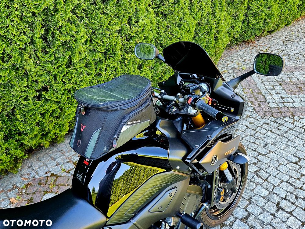 Yamaha FZ8 - 6