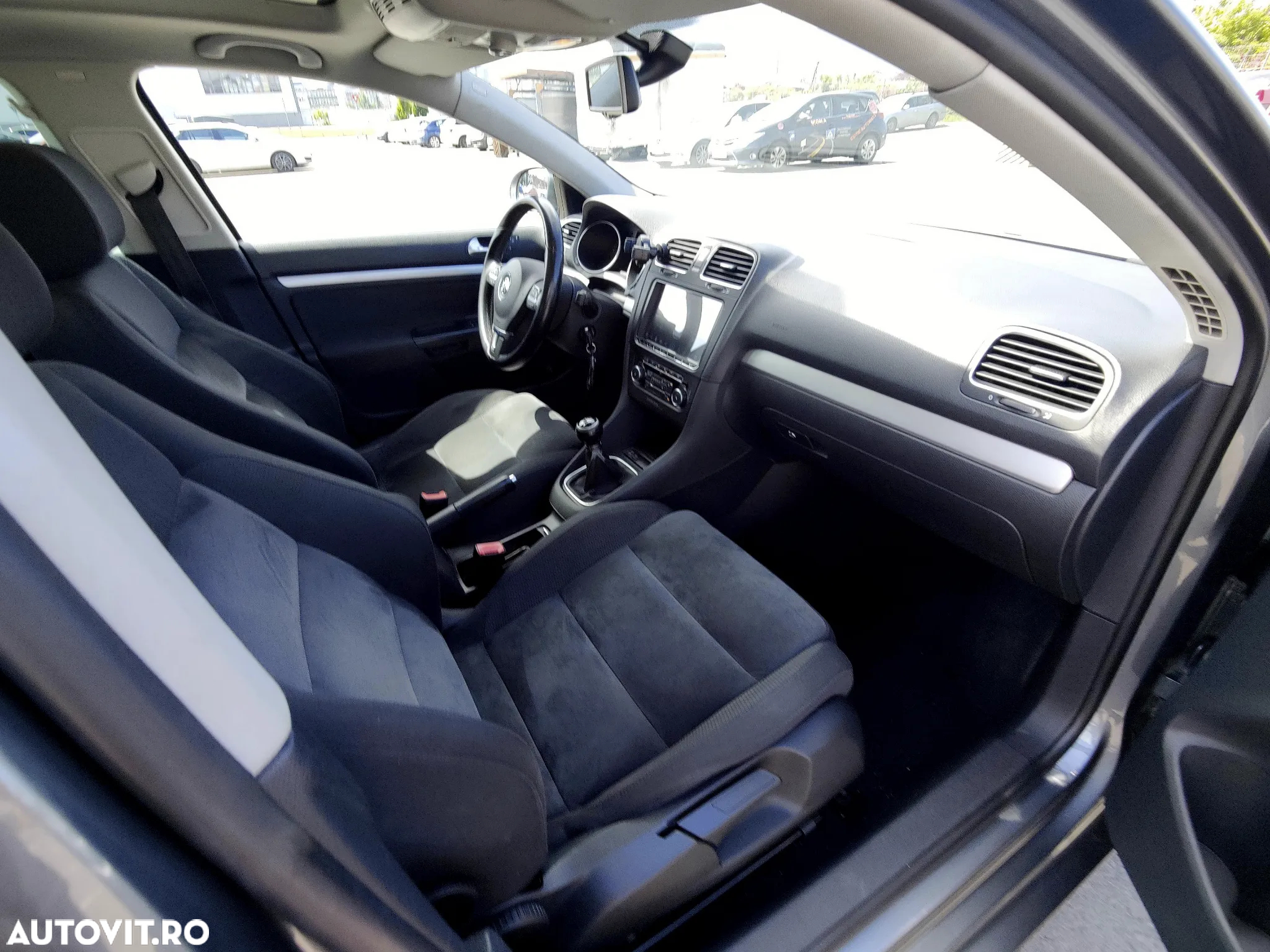 Volkswagen Golf Variant 2.0 TDI DPF Highline - 19