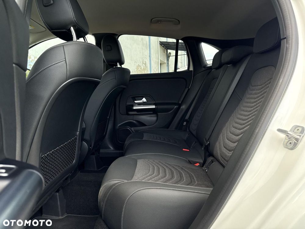 Mercedes-Benz GLA - 17