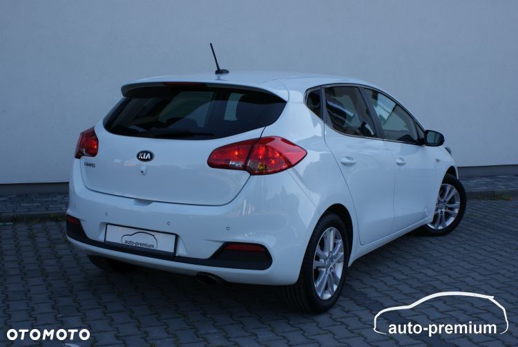 Kia Ceed 1.6 GDI Dream Team Edition - 29