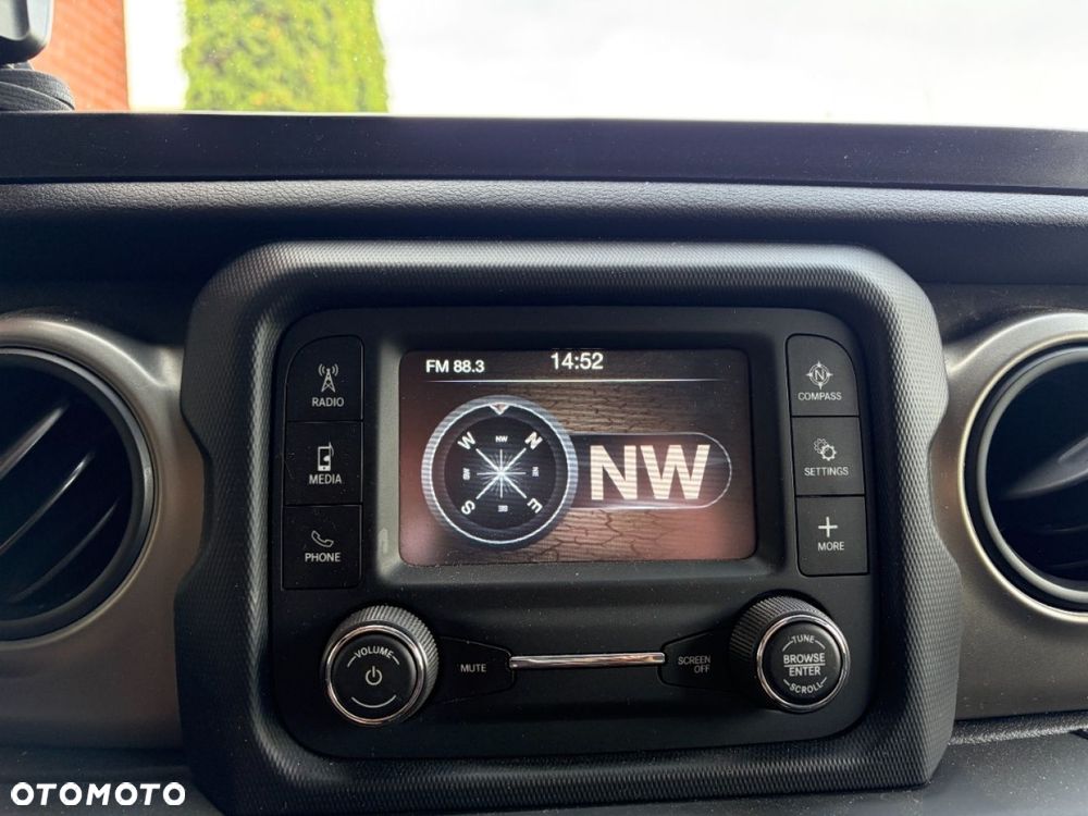 Jeep Wrangler - 16