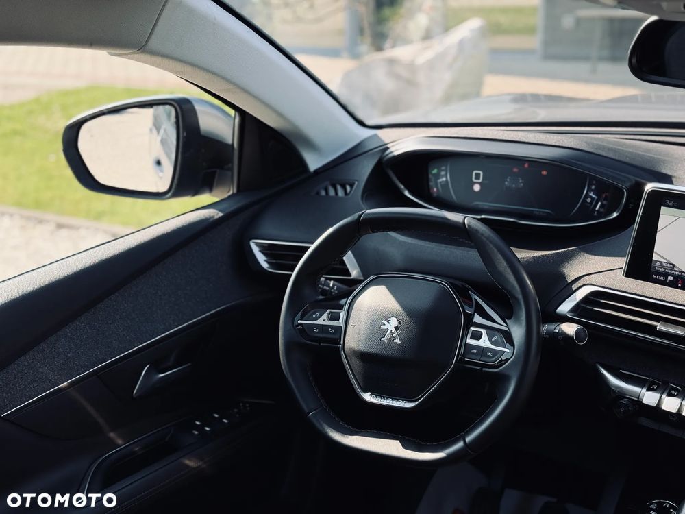 Peugeot 3008 1.2 PureTech Allure S&S - 22