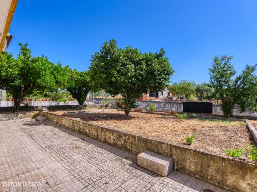 Moradia T4 com Quintal, Garagem e Terraço Panorâmico | Vila de Mação - Grande imagem: 4/51