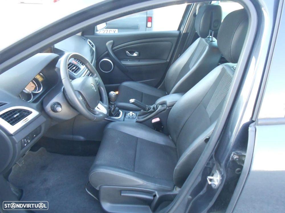 Renault Mégane 1.5 dCi Dynamique S - 17