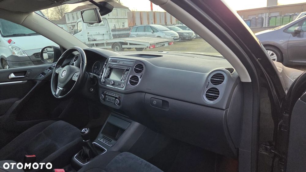 Volkswagen Tiguan 2.0 TDI DPF BlueMotion Technology Sport & Style - 22