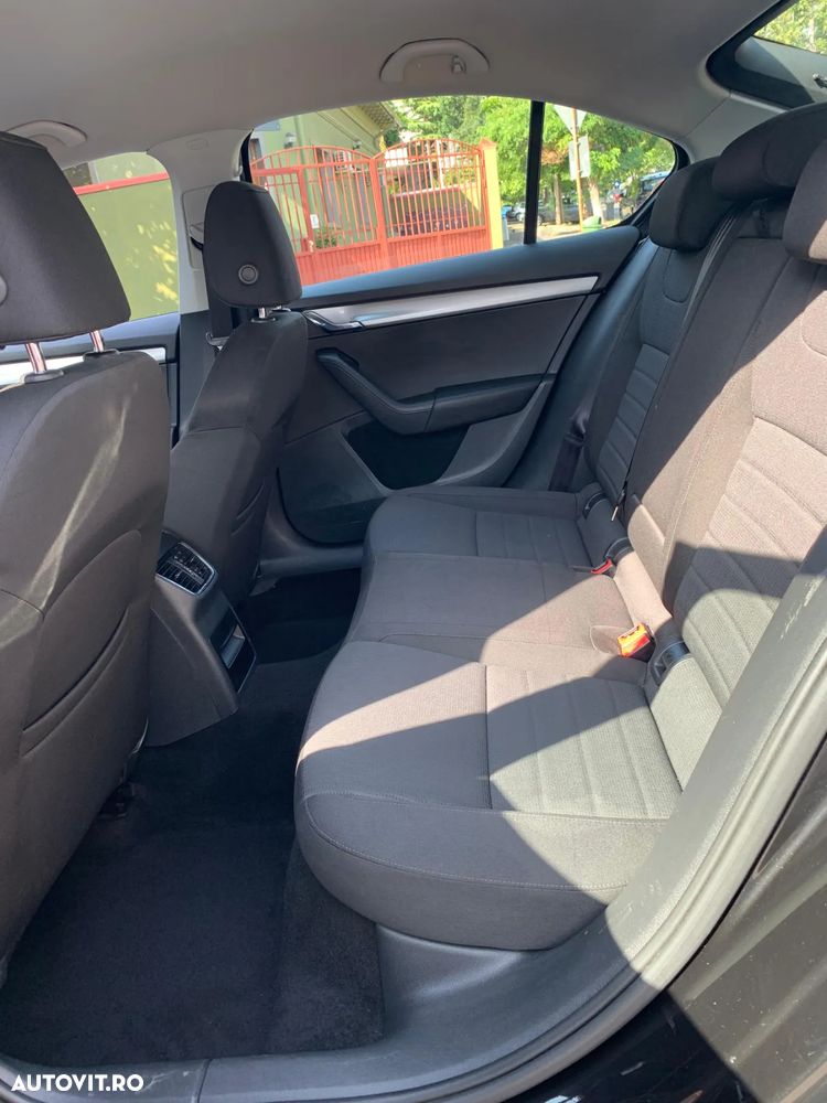 Skoda Octavia 2.0 TDI DSG Style - 14