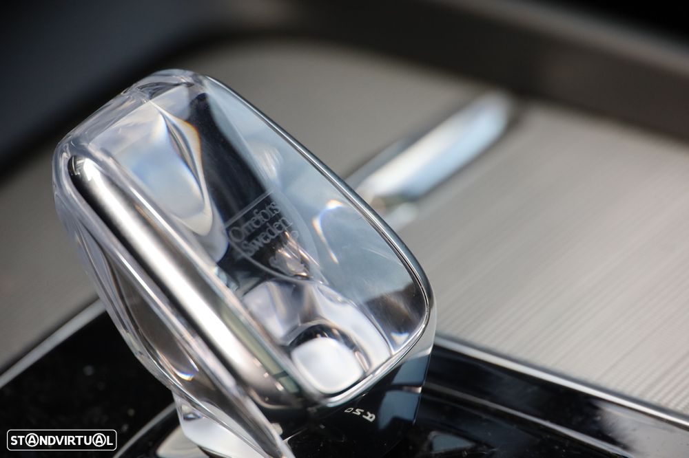 Volvo XC 60 2.0 T6 PHEV Ultra Dark - 30