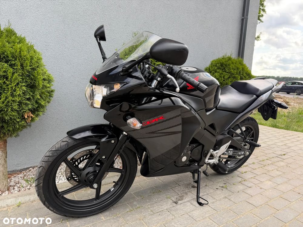 Honda CBR - 37