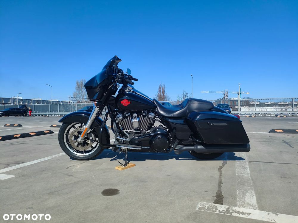 Harley-Davidson FLHT Electra Glide Standard - 2