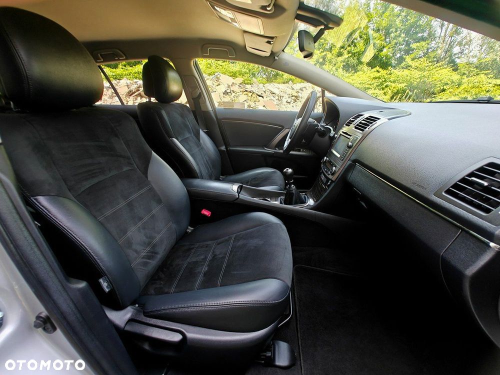 Toyota Avensis 2.0 D-4D Premium - 26