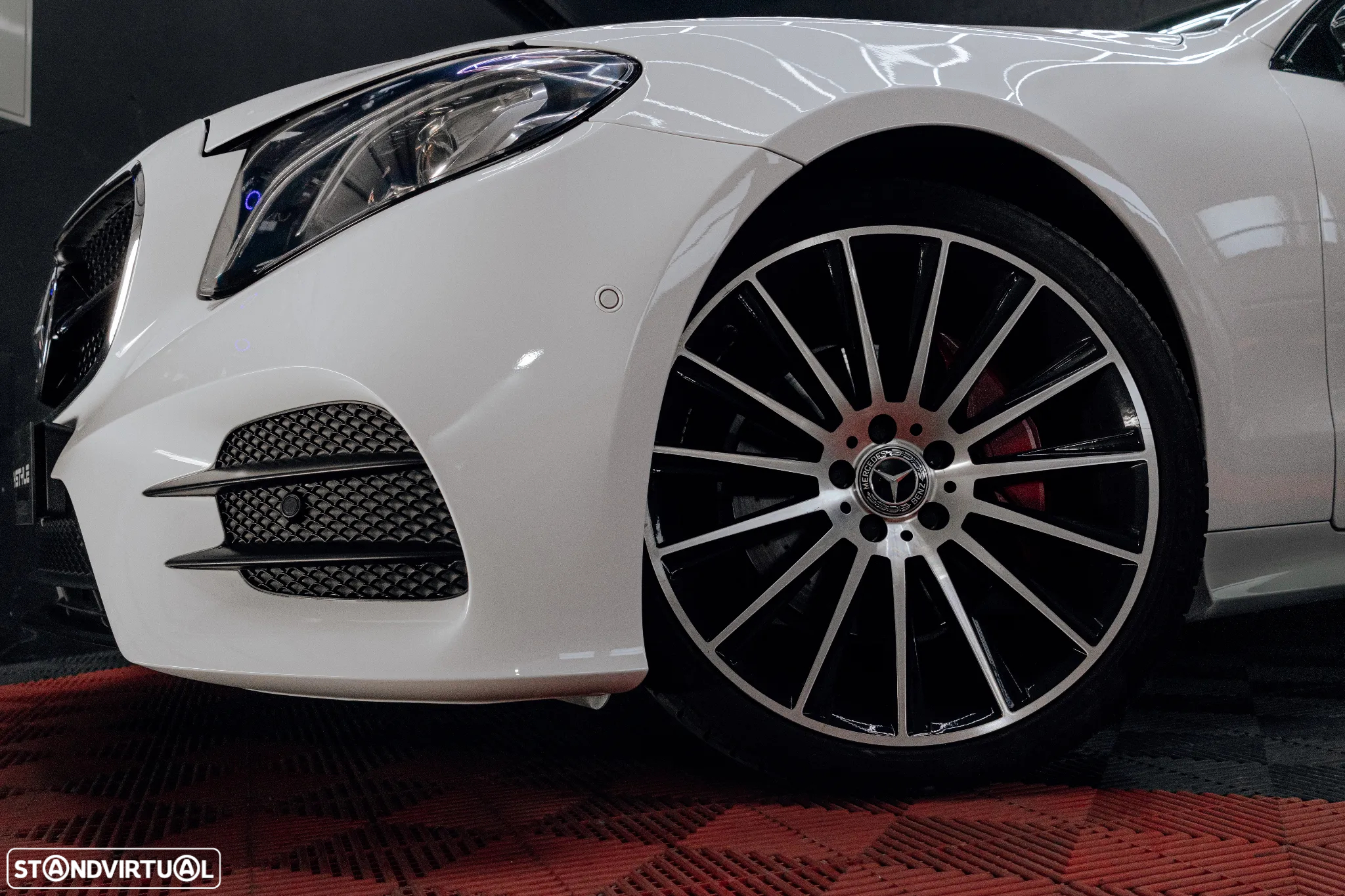 Mercedes-Benz E 220 d AMG Line - 11