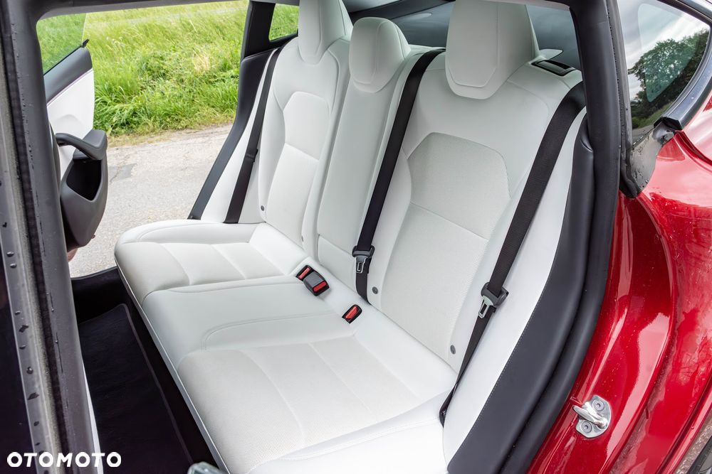 Tesla Model 3 Long Range AWD Premium - 4