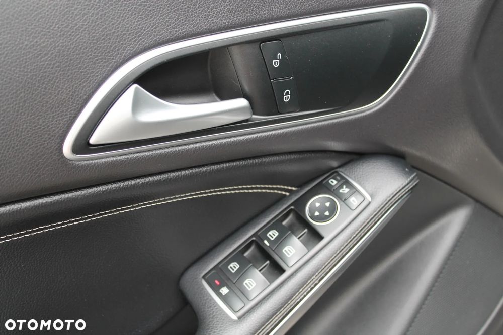 Mercedes-Benz CLA - 21