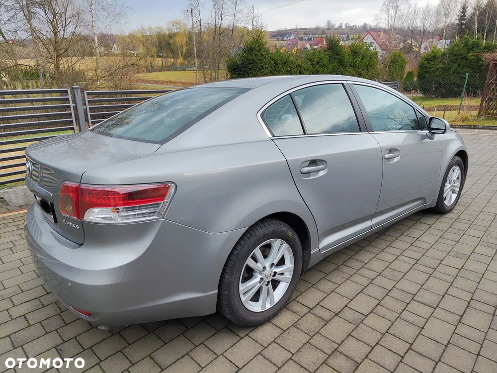 Toyota Avensis 1.8 Sol - 6