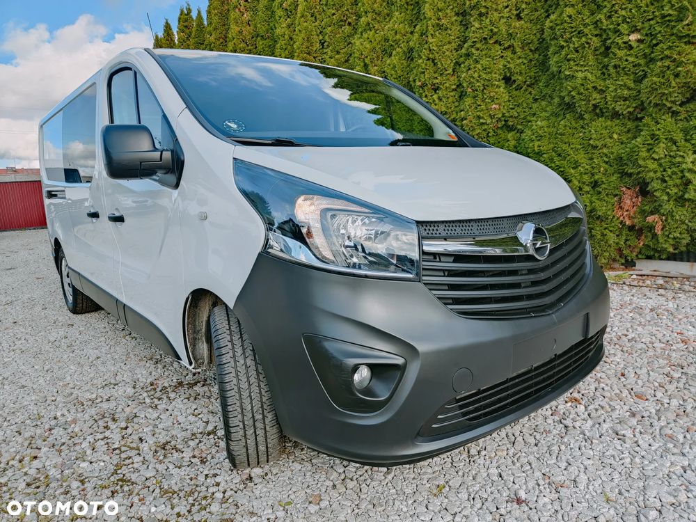 Opel Vivaro L2H1 brygadówka 6 osób - 4