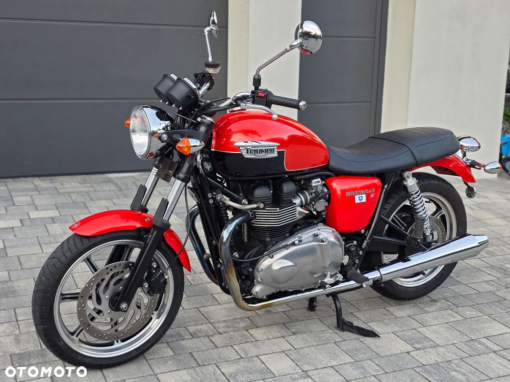 Triumph Bonneville - 18