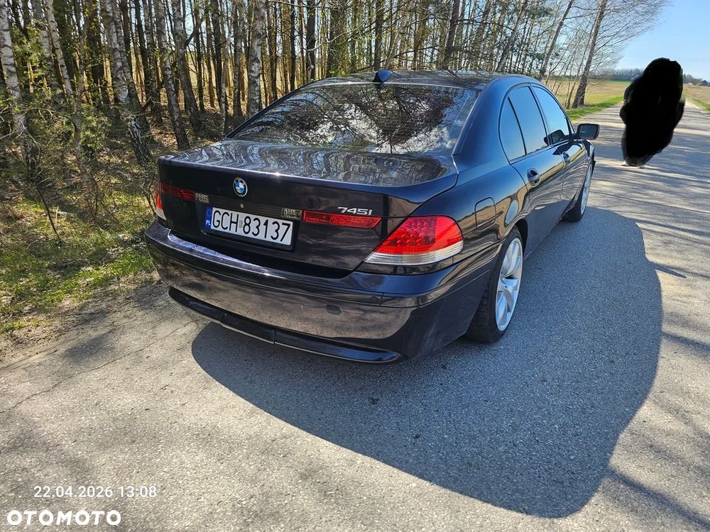 BMW Seria 7 745i - 10