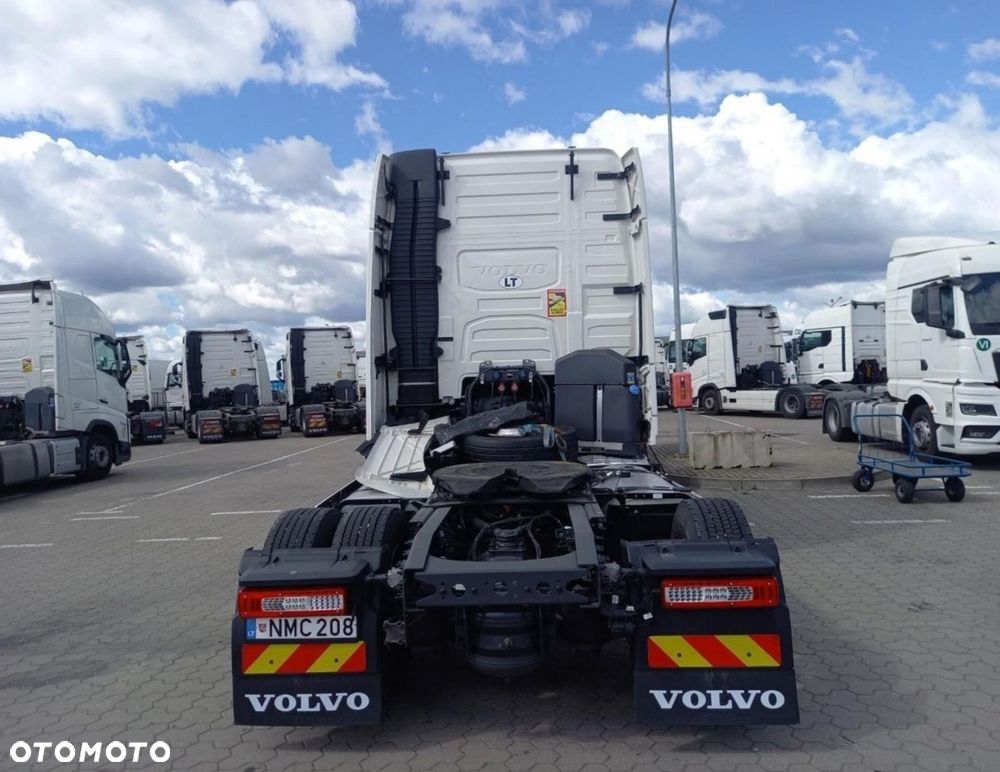 Volvo FH 460 AERO Globetrotter XL ACC i-Save I-ParkCool SideSkirts Mirror Cam - 5