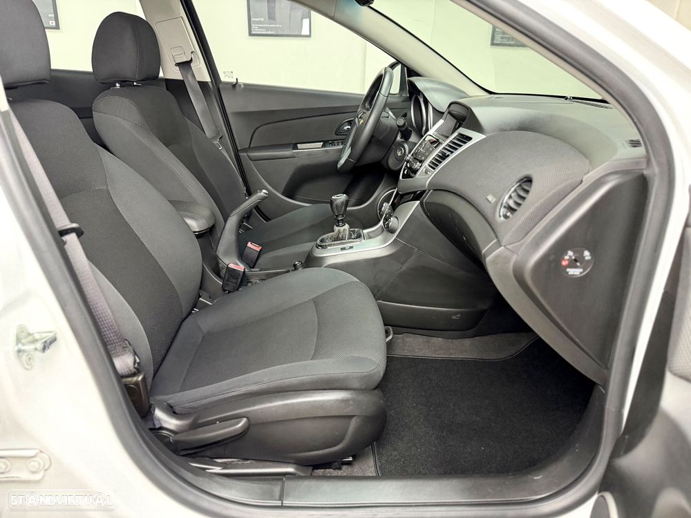 Chevrolet Cruze 1.6 LT - 22