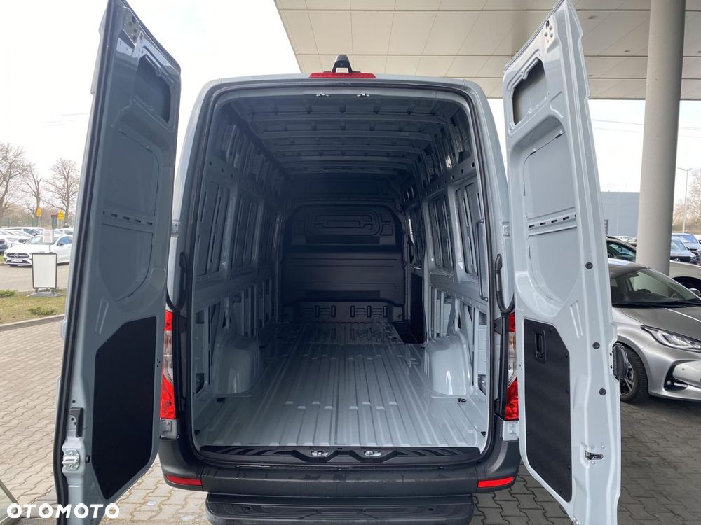 Mercedes-Benz Sprinter - 5