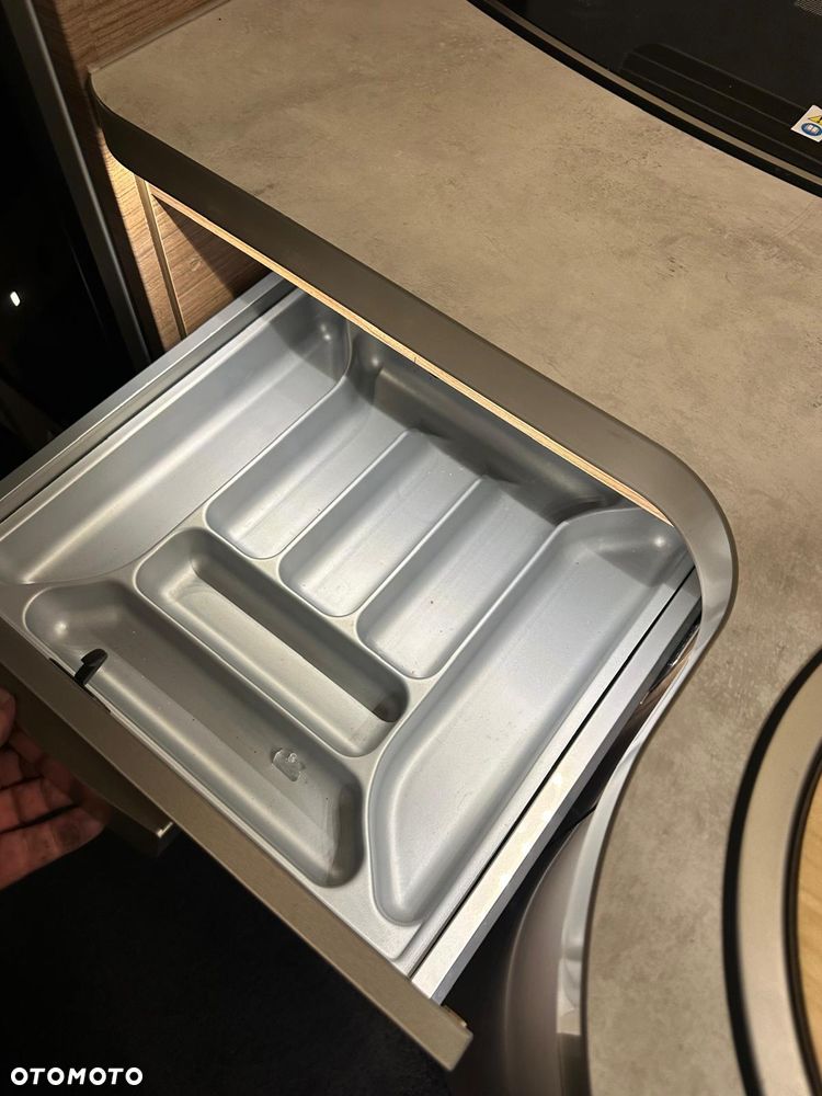 KNAUS Live i 700 - 24