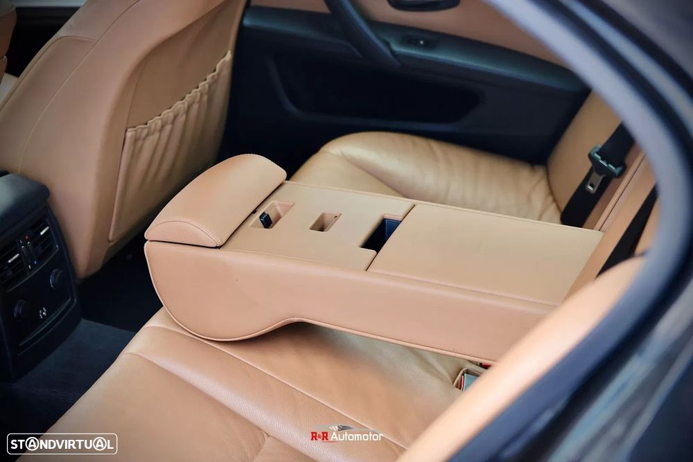 BMW 520 d Executive - 11