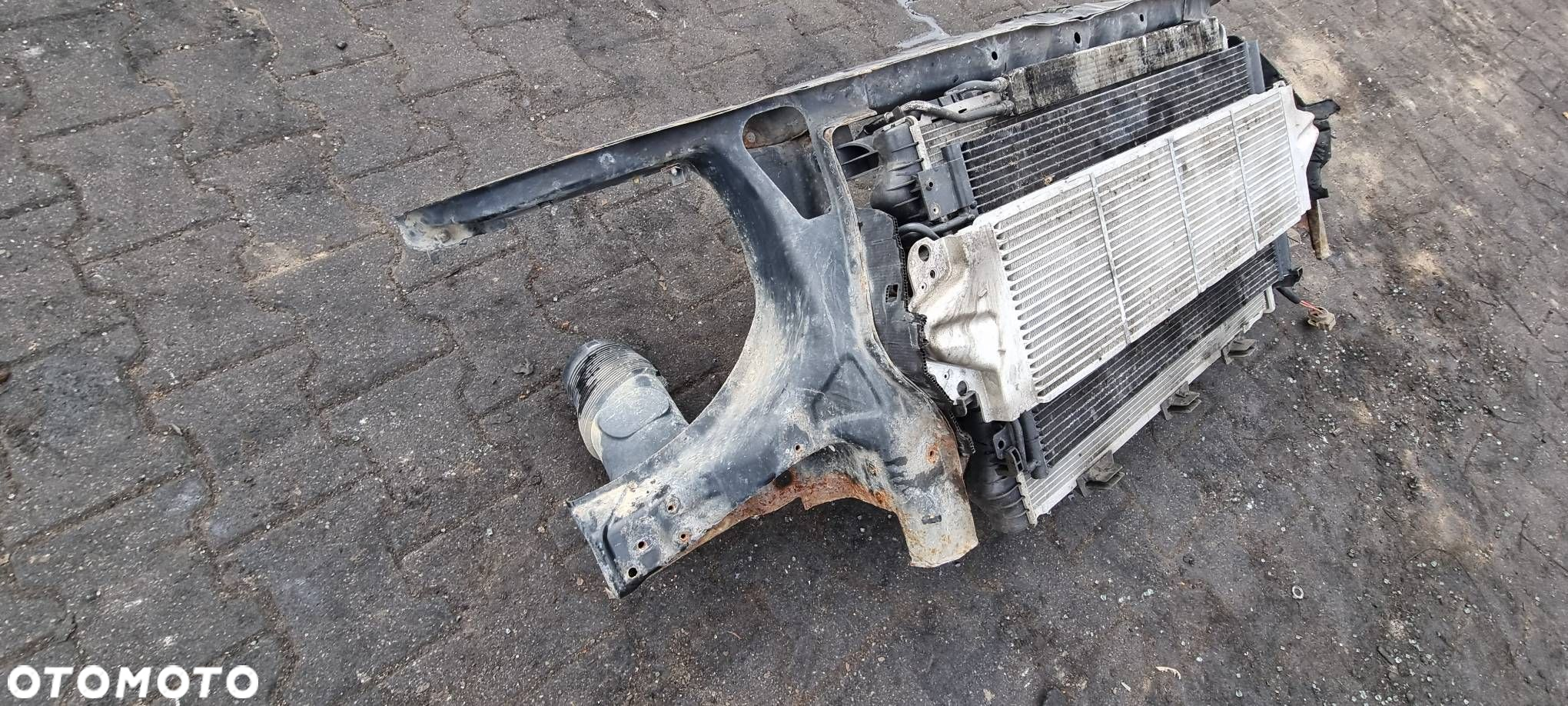 PAS PRZEDNI VOLKSWAGEN TRANSPORTER T5 CARAVELLE  L7H000043E - 3