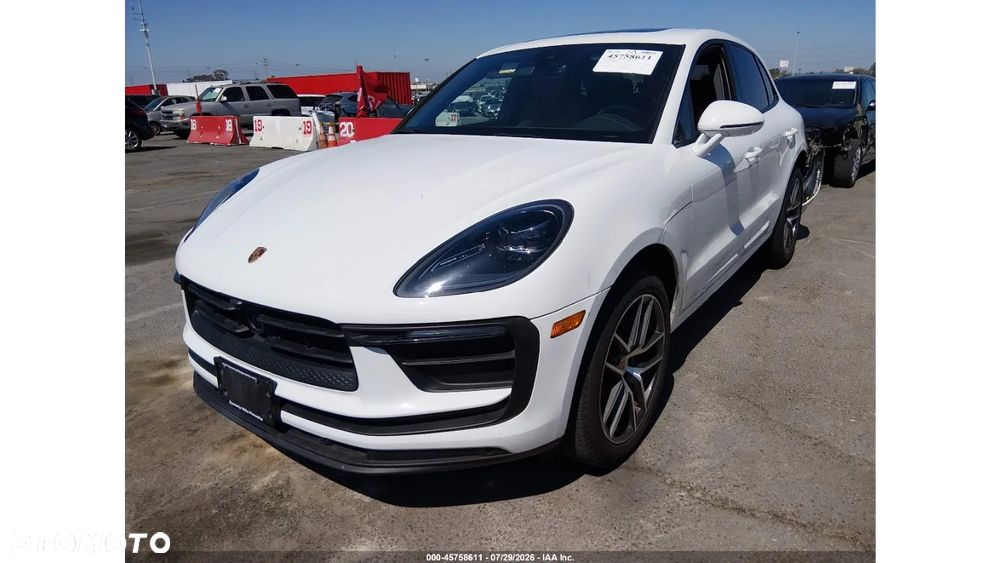 Porsche Macan T - 1