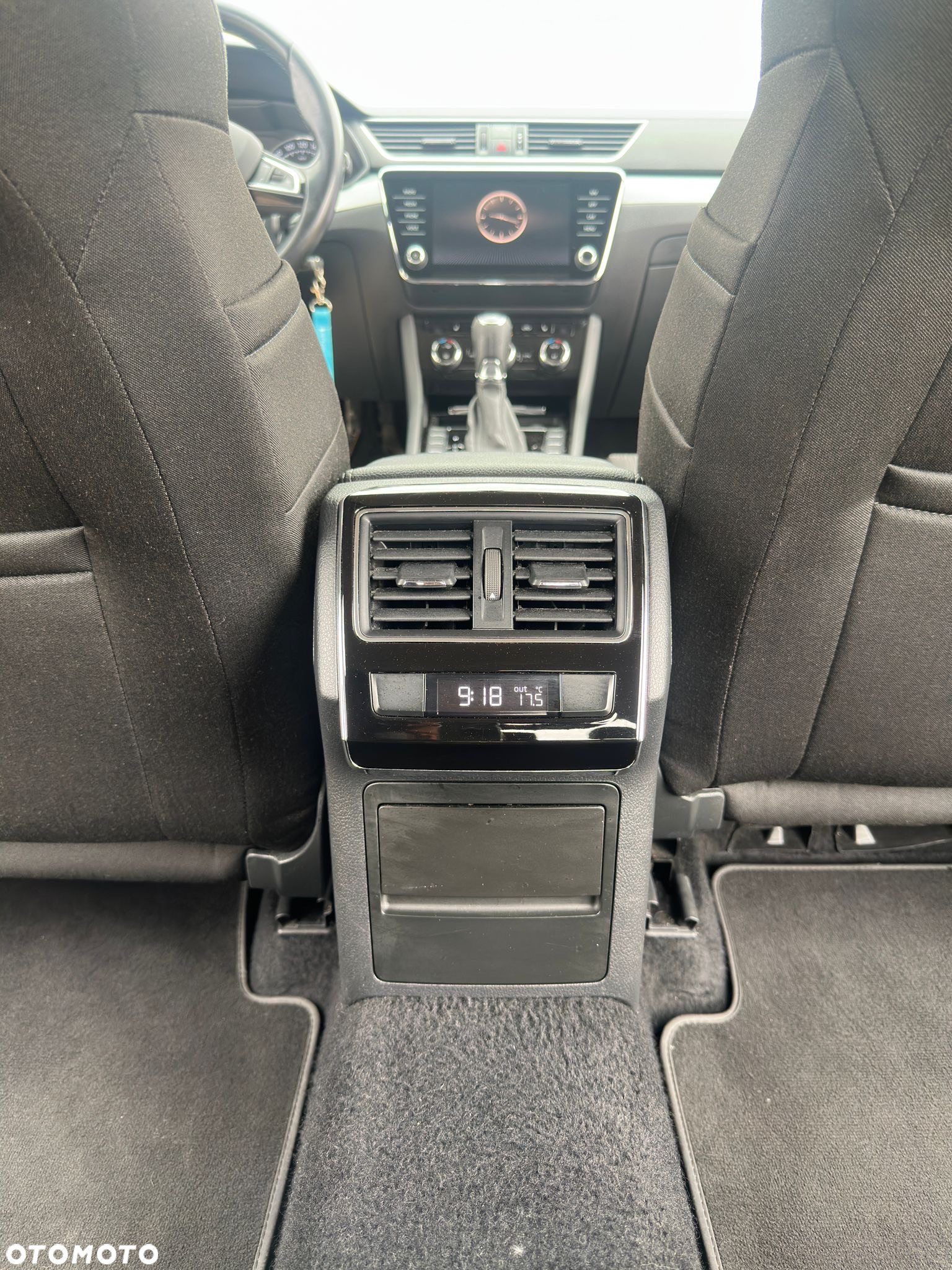 Skoda Superb 2.0 TDI SCR Ambition DSG - 21