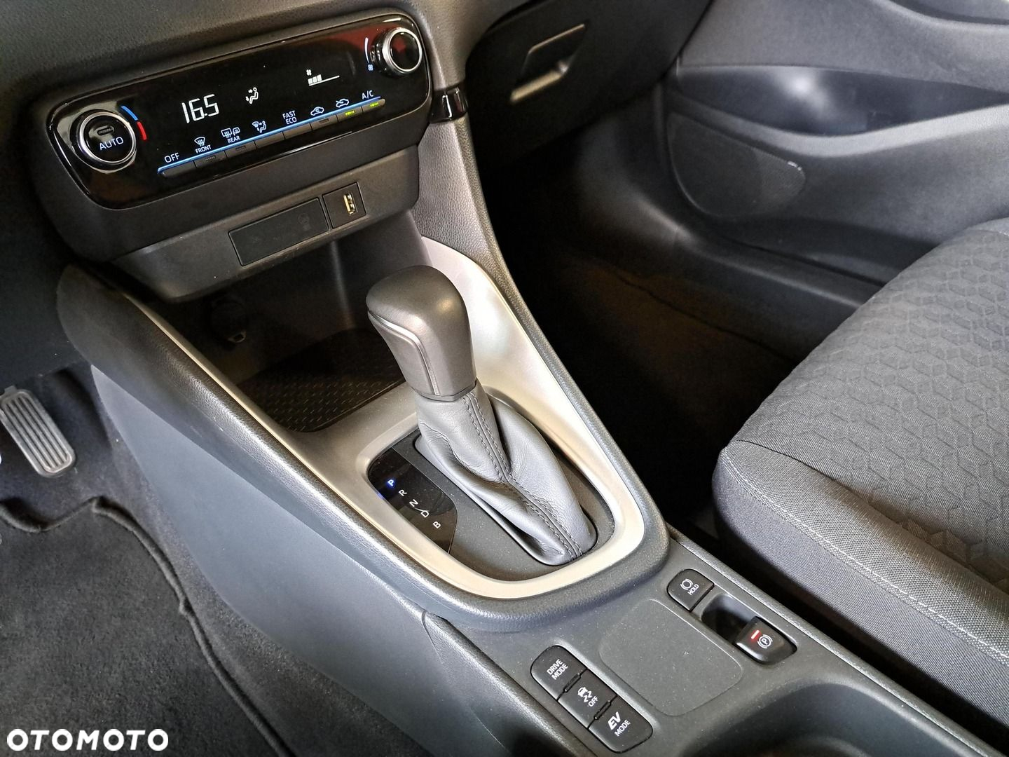 Toyota Yaris - 27