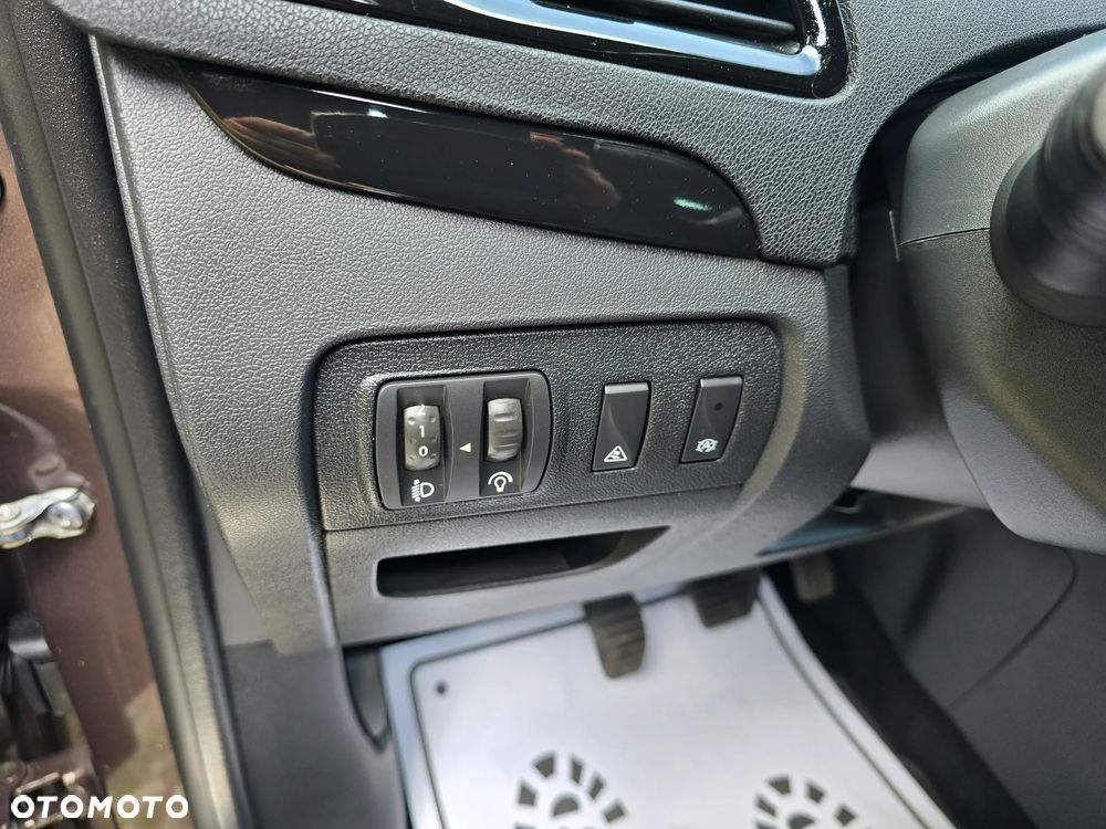 Renault Scenic dCi 130 FAP Start & Stop Bose Edition - 36