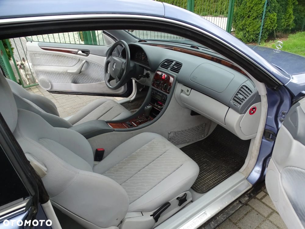 Mercedes-Benz CLK - 6