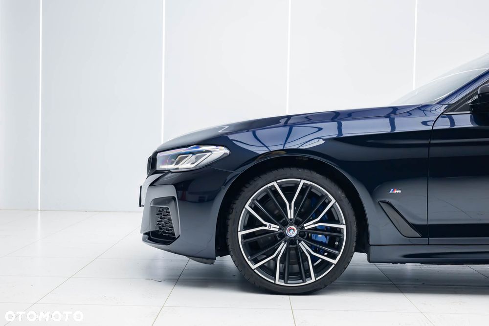 BMW Seria 5 540i xDrive mHEV M Sport sport - 9