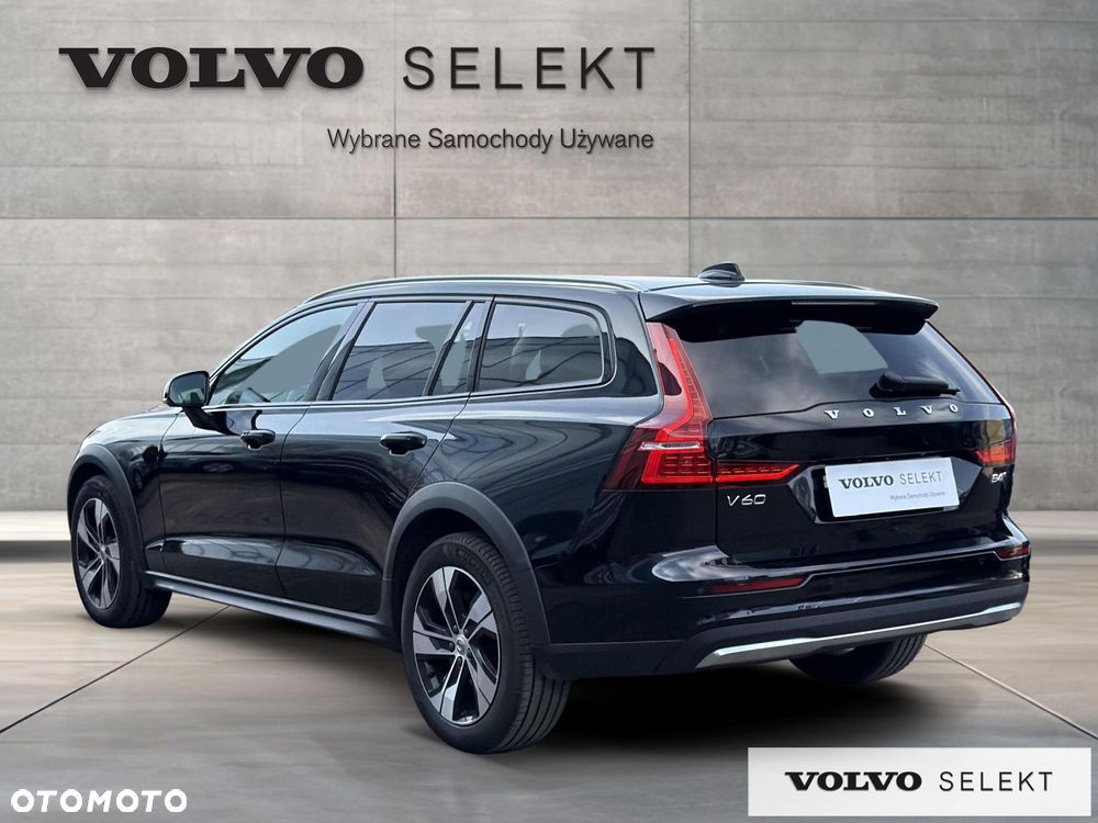 Volvo V60 Cross Country - 5