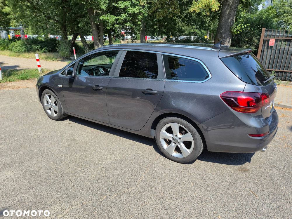 Opel Astra 1.4 T Cosmo - 4